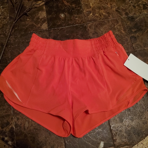 lululemon athletica Pants - 🚫SOLD🚫Lululemon Hotty Hot Shorts Autumn Red 2.5" size 6  NWT